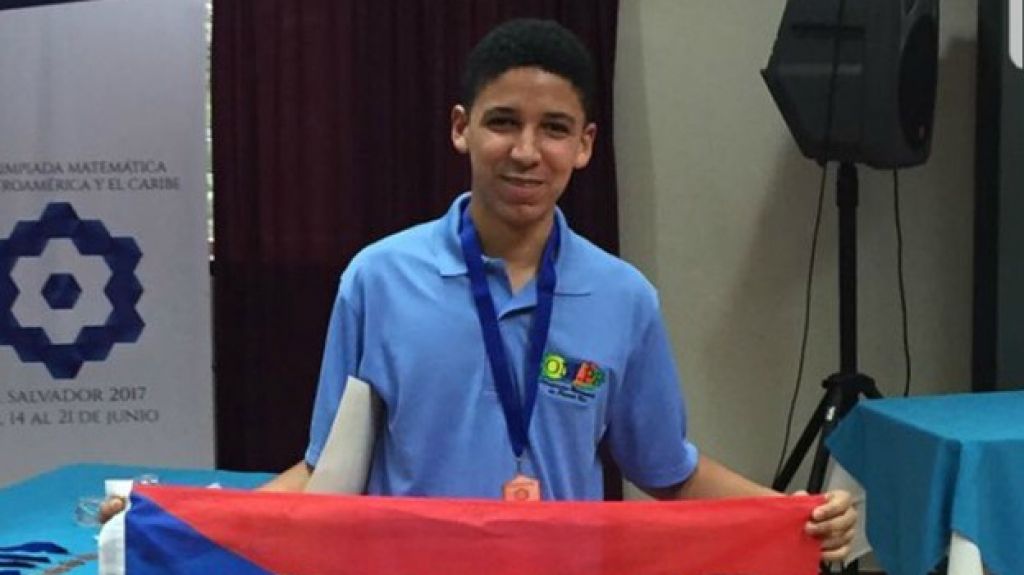  Estudiante del programa Bright Stars de Kinesis logra ser admitido en Harvard 