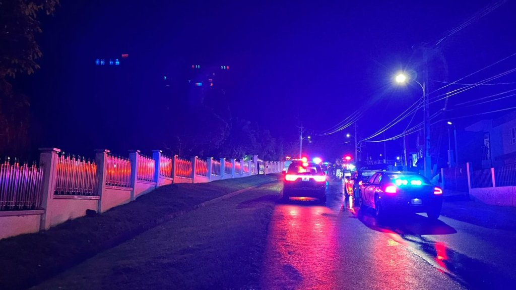  Video muestra el trágico momento en que un padre llega a la escena donde su hijo murió en accidente de tránsito en Morovis 