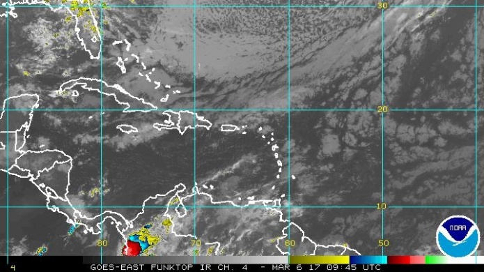 Vaguada pre-frontal produce lluvias; tambiÃ©n hay fuerte brisa y oleaje peligroso.