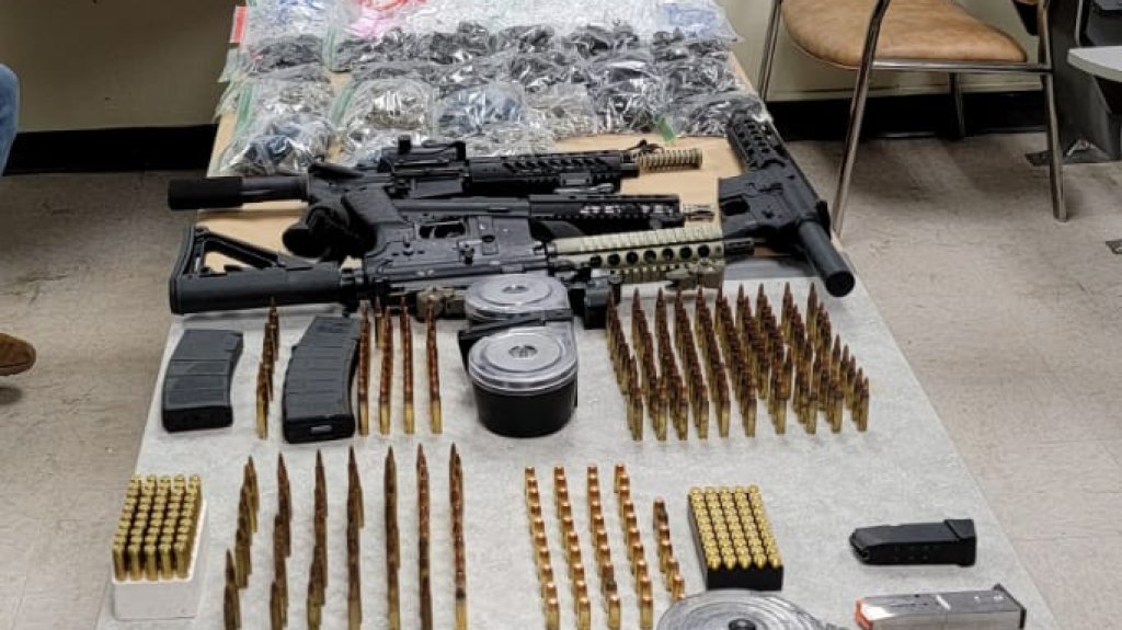  Ocupan gran cantidad de droga y armas largas en una residencia en Vega Baja 