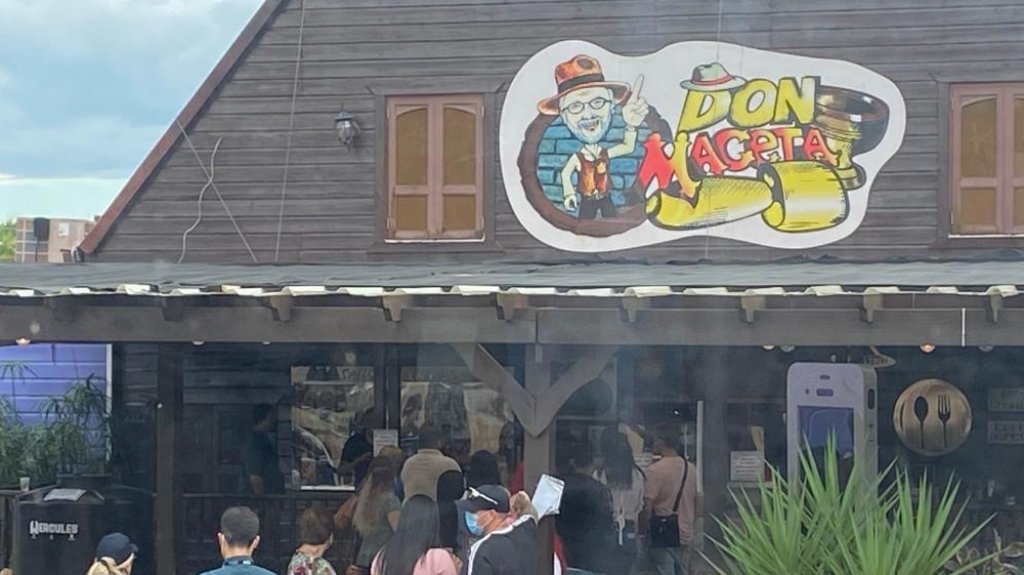  Fotos: Departamento de Salud ordena el cierre de Don Maceta por violaci&oacute;n a la orden ejecutiva 