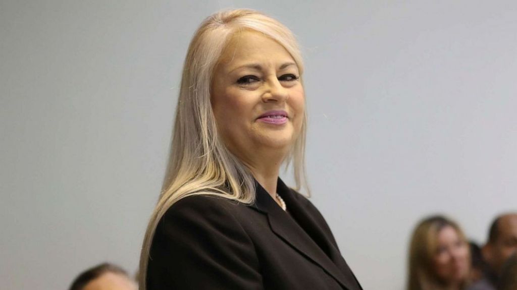  Gobernadora responsabiliza a la Junta de Control Fiscal por retraso en entrega de ayuda a los damnificados por el terremoto 