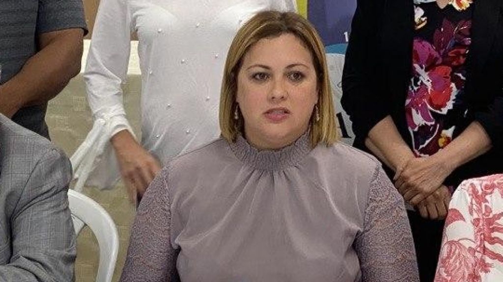  Presidenta de la Asociaci&oacute;n de Maestros reclama permanencias para maestros transitorios 