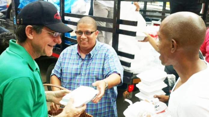 Secretario de Estado visita ComerÃ­o como parte de sus actividades de asistencia a las comunidades de la isla