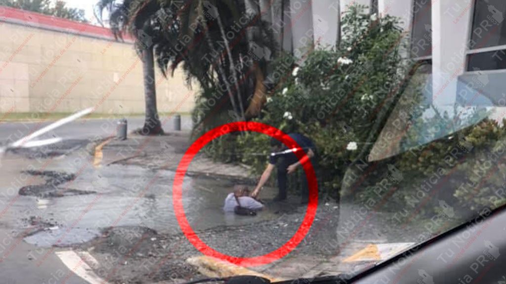  Fotos: Hombre cae en la madre de los boquetes en Santurce 