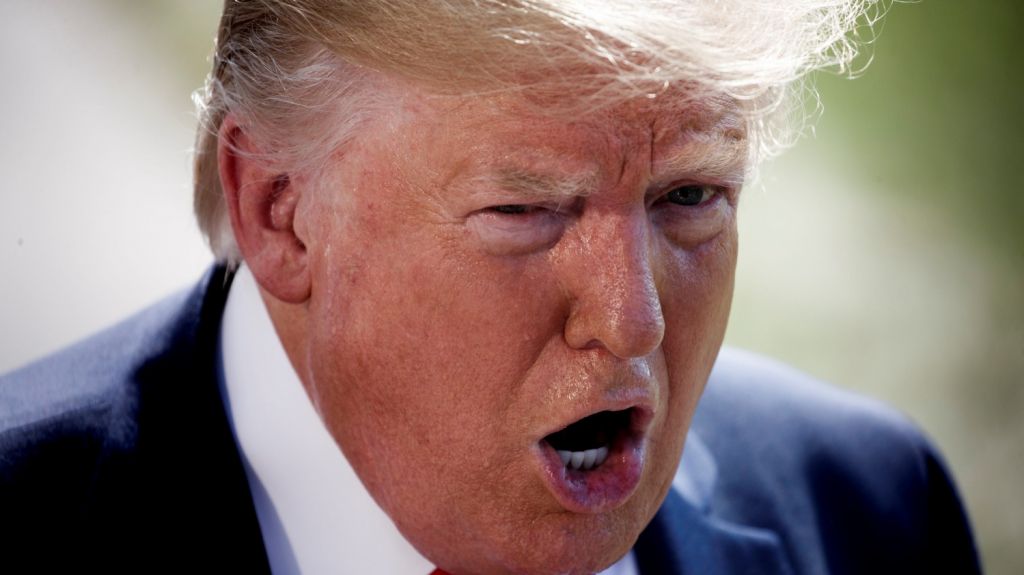  Trump dice que Hollywood es "racista" e incita a la "violencia" y el "caos" 