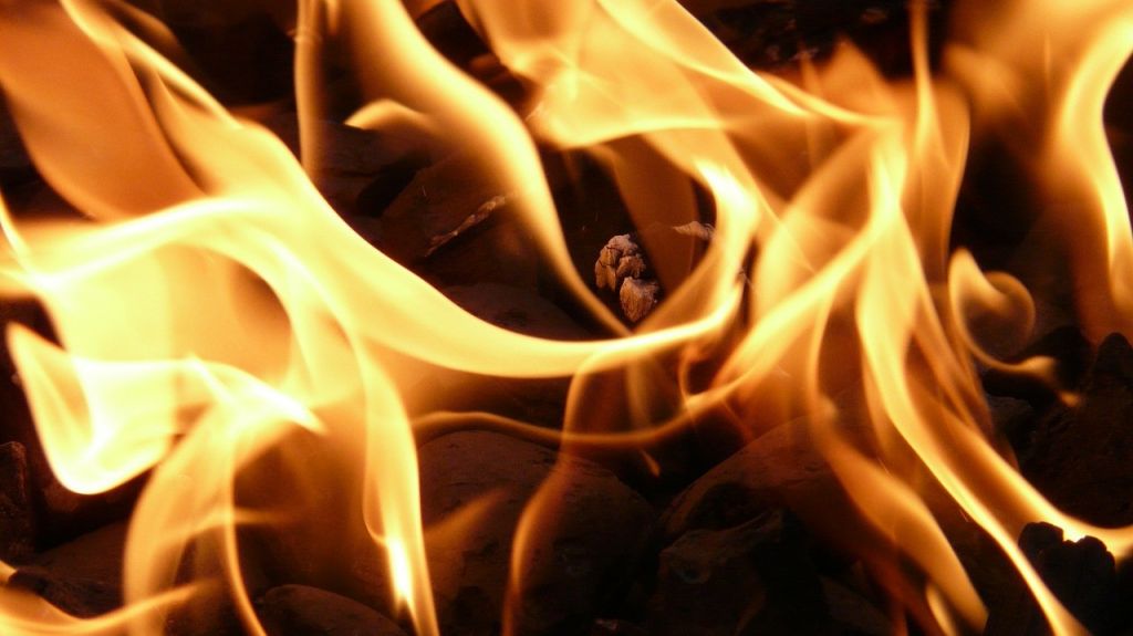  Investigan incendios en apartamentos en residencial de Ponce 