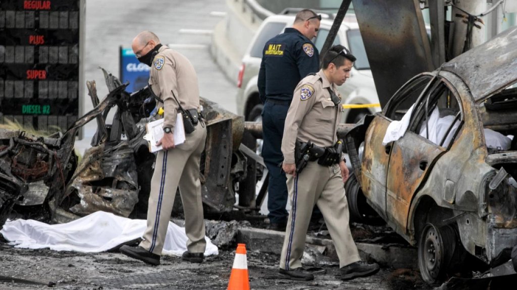  VIDEO:Seis muertos, entre ellos una embarazada, deja feroz accidente en California 
