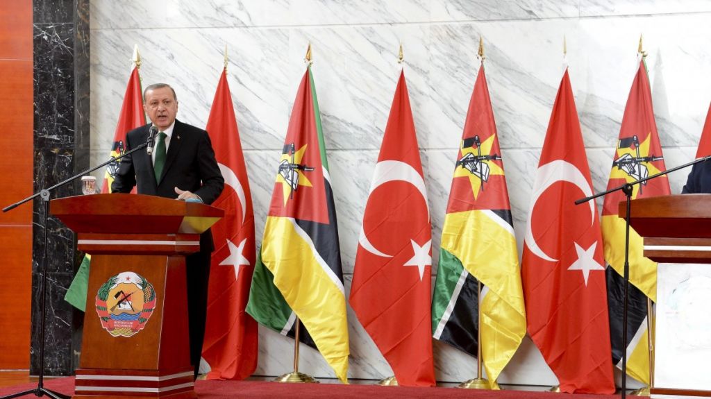  Exministro de Finanzas de Mozambique detenido en Sud&aacute;frica a petici&oacute;n de EEUU 