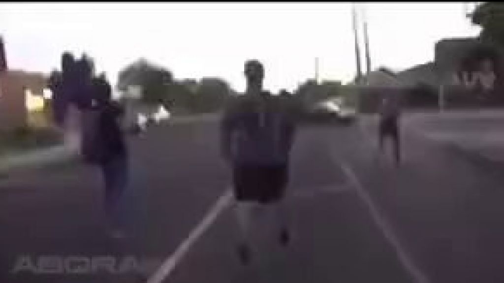  Viral video donde un ciudadano dispara contra v&aacute;ndalos 