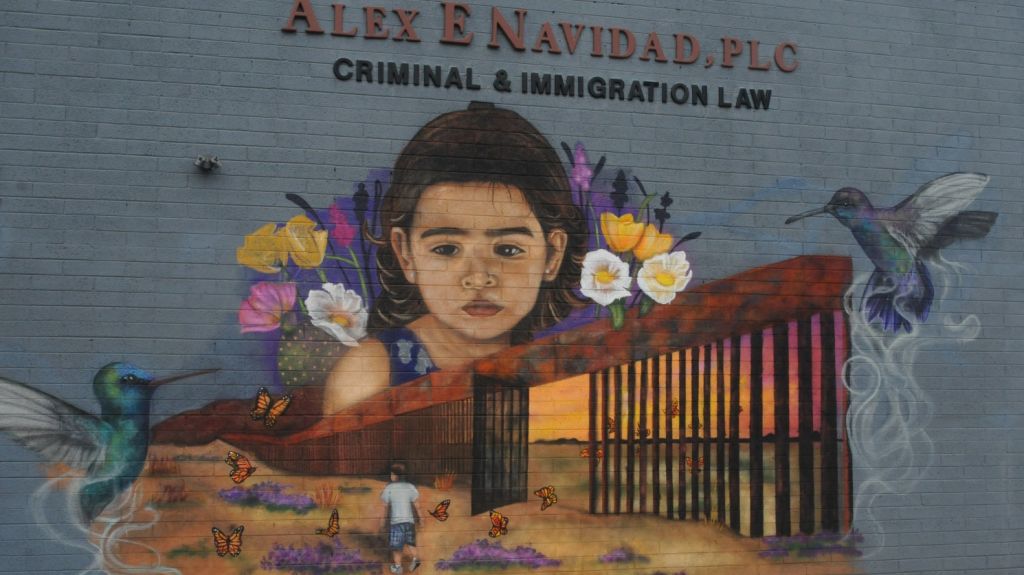  La "Humanidad por encima del odio", un mural contra el encierro de ni&ntilde;os 