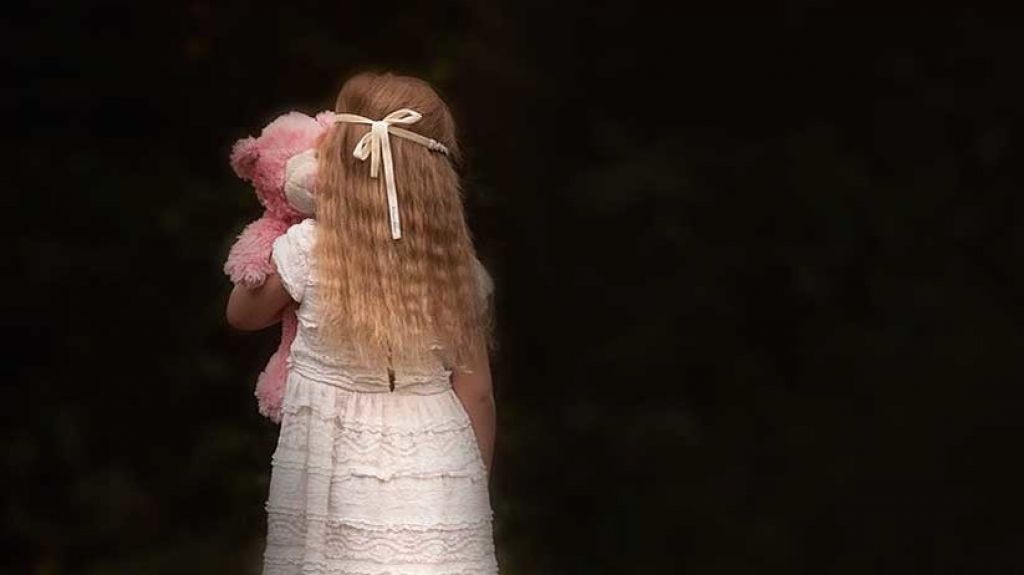  Sube a Facebook una foto de su hija de 8 a&ntilde;os y una hora despu&eacute;s la asesina a cuchilladas 