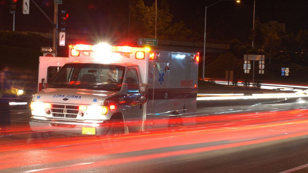  Conductor queda en estado cr&iacute;tico tras volcar y quedar pillado en su veh&iacute;culo 