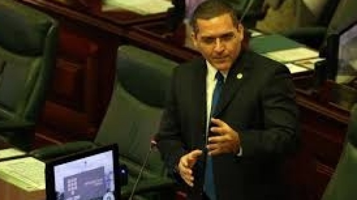 Aprueban legislaciÃ³n que busca proteger a menores vÃ­ctimas de maltrato intrafamiliar