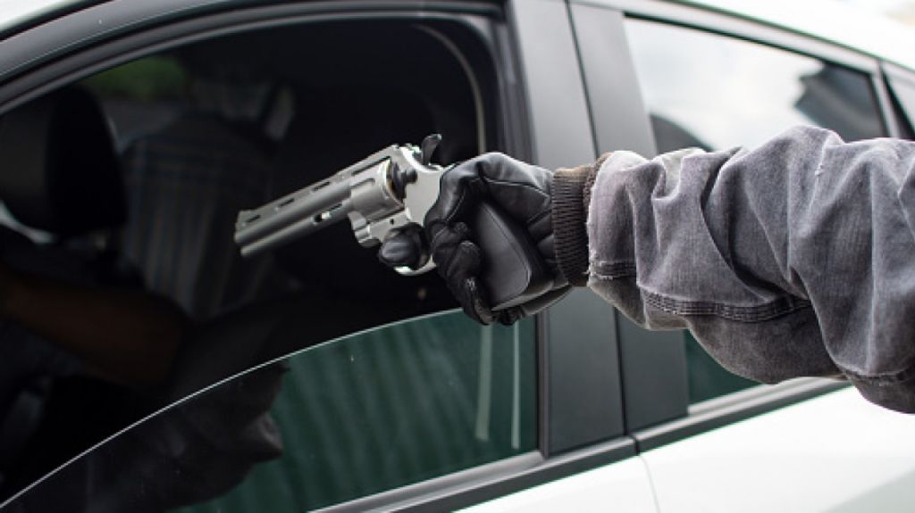  &ldquo;Carjacking&rdquo; mediante amenaza de muerte en Bayam&oacute;n 