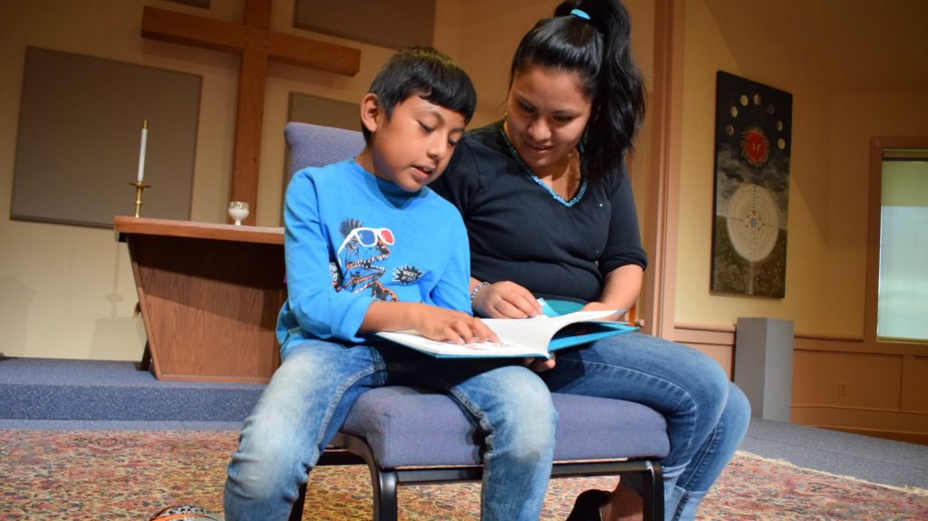  Inmigrantes multados por el Gobierno Trump piden respaldo a los legisladores 