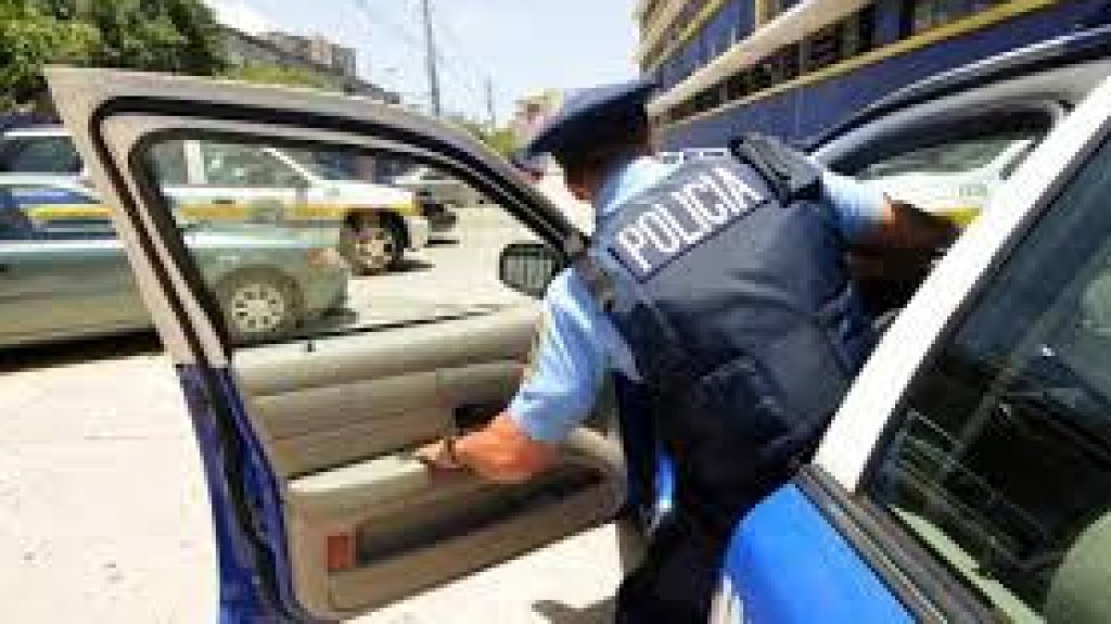  Dice que le robaron 10 mil d&oacute;lares en efectivo que dejo dentro de su auto en Toa Baja 