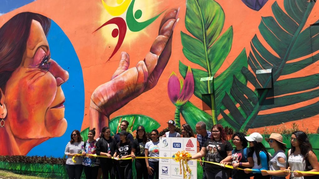  Video: Inauguran mural con estudiantes de Cayey 