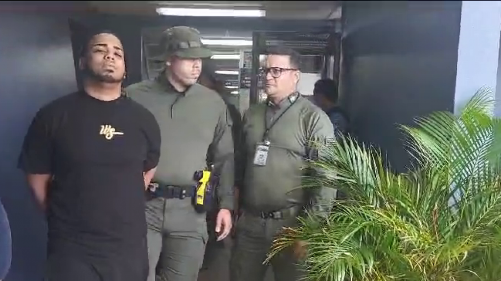  Video: Arrestan a varios miembros de &ldquo;Las FARC&rdquo; en San Juan 