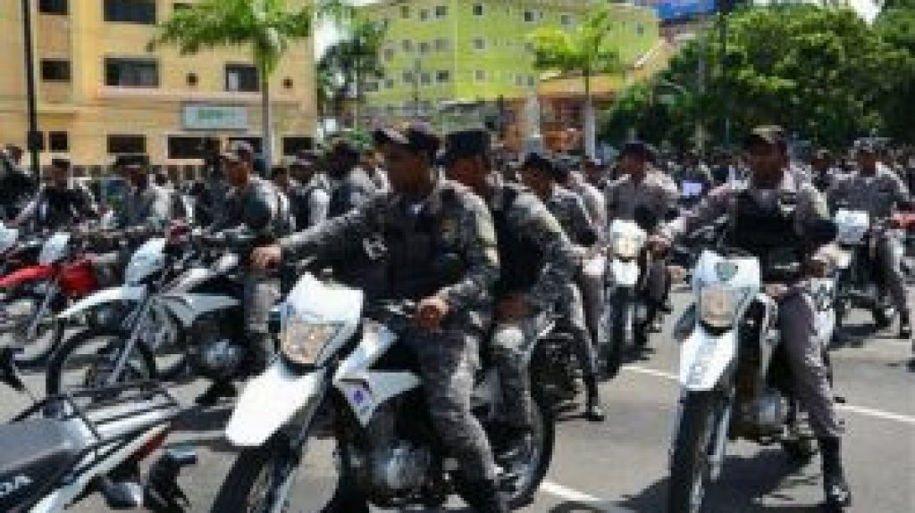  Sargento policial y un civil mueren en una balacera, mientras hallan sin vida a una estadounidense en unos matorrales 