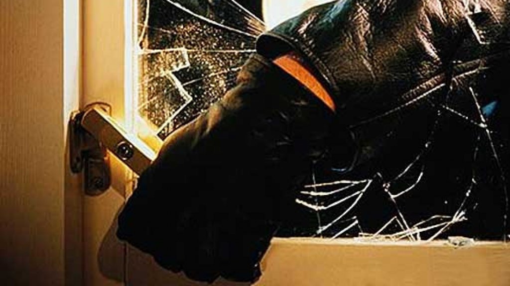  Roban tres espadas samurai de residencia en Juncos 