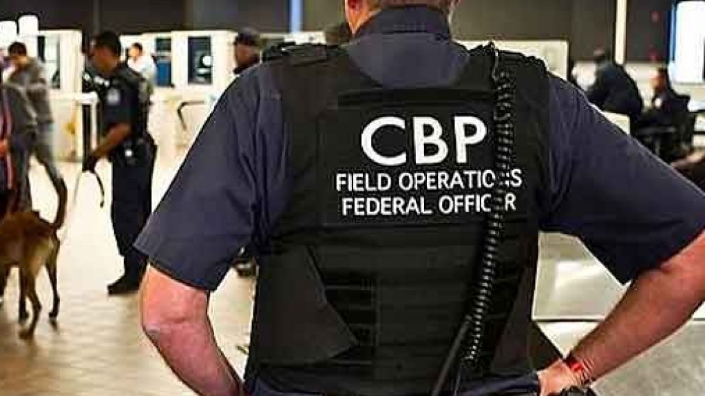  Federales arrestan hombre que lleg&oacute; de Panam&aacute; y era buscado por las autoridades estatales 