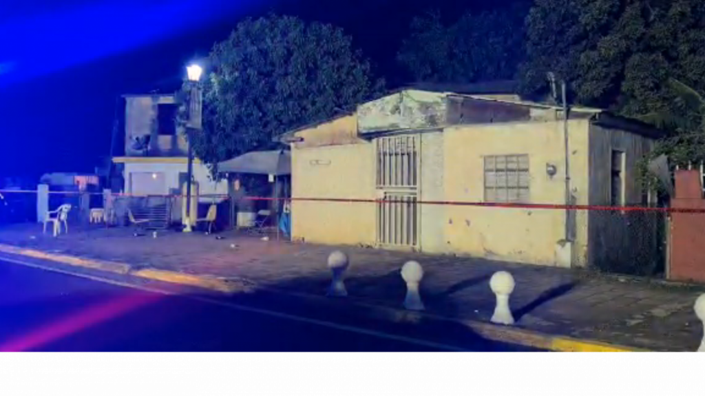  Video Identifican a madre e hijo atacados a tiros anoche en Lo&iacute;za 