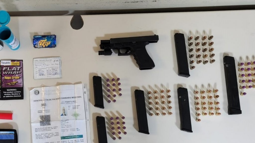  Cuatro arrestados deja allanamiento antidrogas en Juana D&iacute;az 
