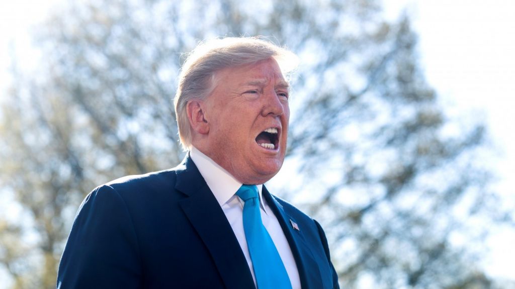  Trump dice que podr&iacute;a enviar m&aacute;s militares a la frontera con M&eacute;xico 