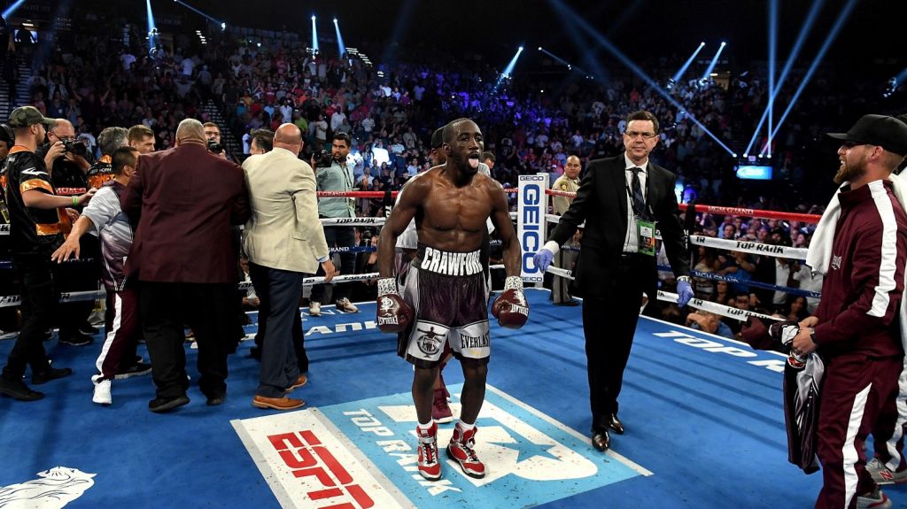  Crawford vence a Horn por noc&aacute;ut t&eacute;cnico y es nuevo campe&oacute;n welter 