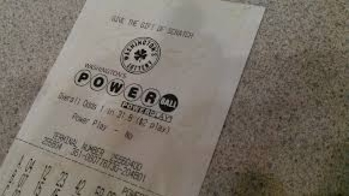 Millonarios boricuas del Powerball reciben sus premios