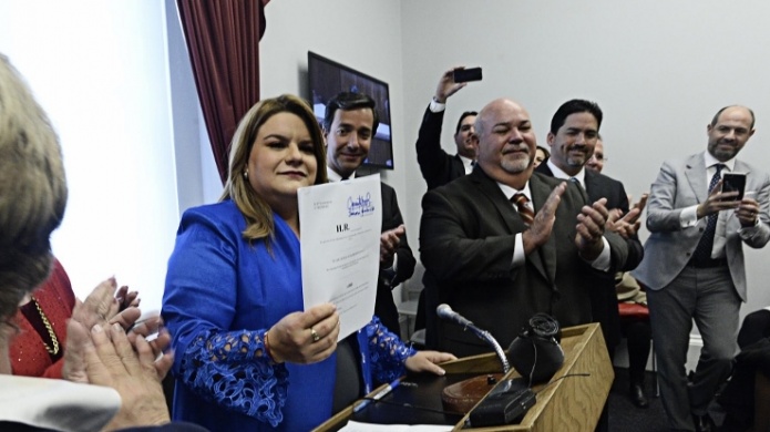 Comisionada residente somete proyecto de admisiÃ³n de Puerto Rico como estado de EEUU