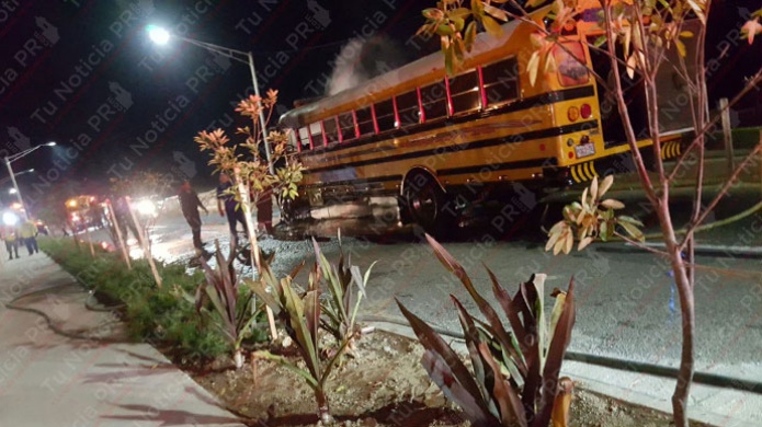 Emergencia en las "Sanse 2016" se prende en fuego guagua escolar (Fotos)
