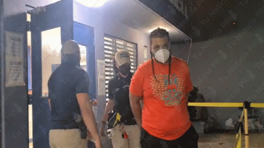  Video: Arrestado hombre al que se le ocup&oacute; un arma alterada en Barrio Obrero 