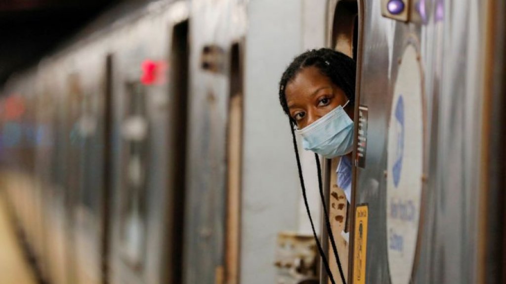  Empleados de NY deber&aacute;n tener vacuna o test semanal 