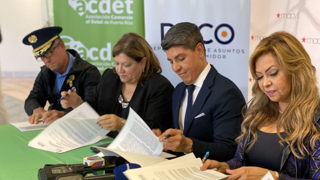  DACO y Acdet firman memorando para un manejo coordinado y seguro de Venta del Madrugador y de la &eacute;poca navide&ntilde;a 