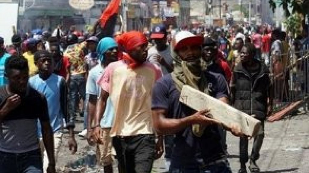  Decenas de personas protestan en Hait&iacute; contra el incremento de la violencia 