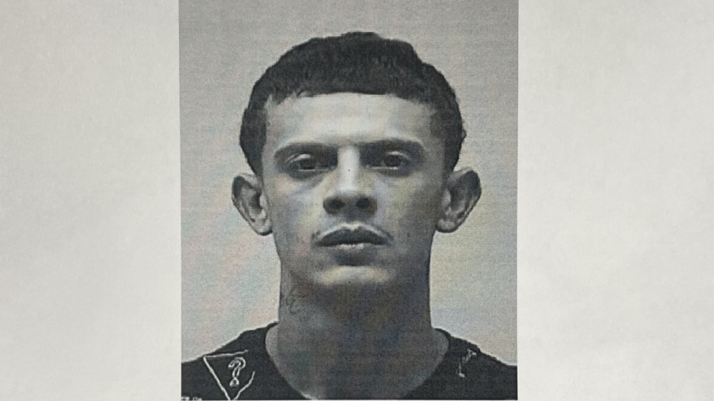  Arrestan a sujeto por robo de veh&iacute;culo en Lares 