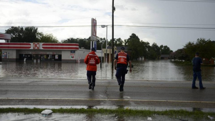 Ascienden a 11 los muertes por las inundaciones en el sur de EEUU