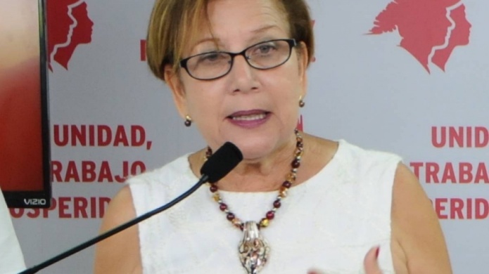 Alcaldesa de LoÃ­za acoge cinco escuelas para el inicio de clases.