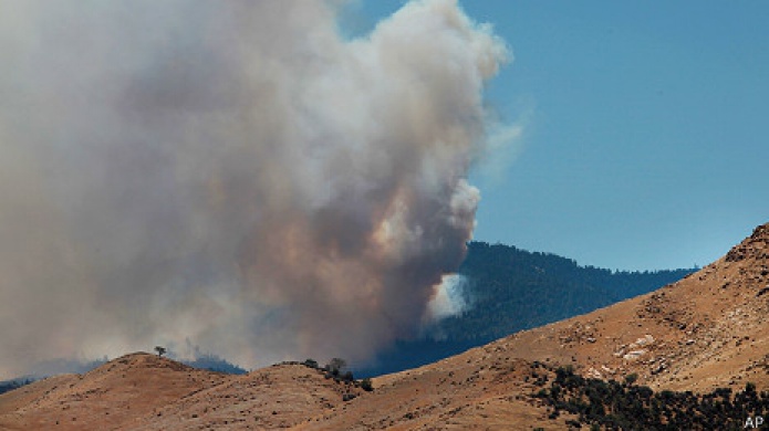 California: incendio obliga a evacuar mÃ¡s de 500 viviendas