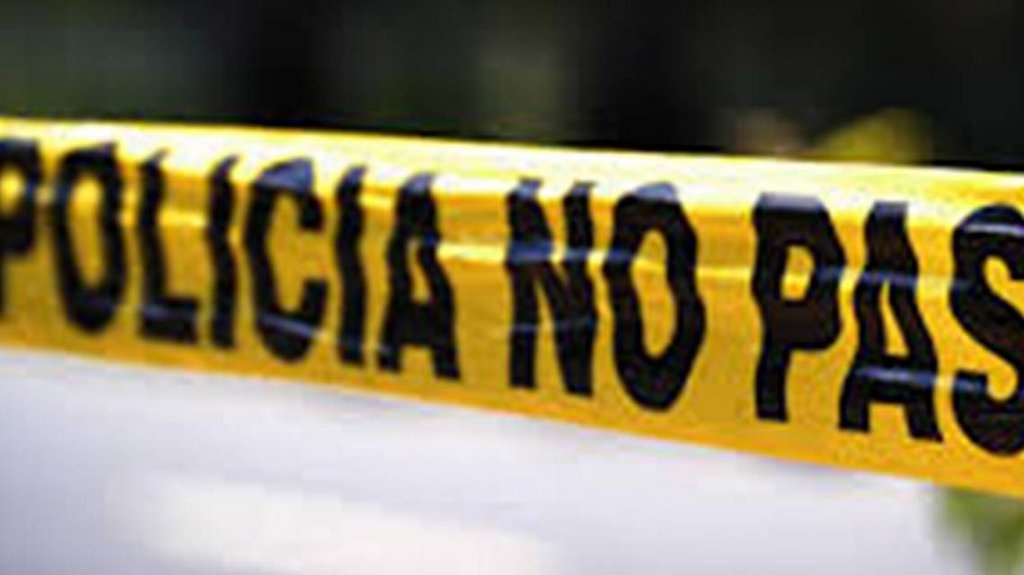  Hallan cad&aacute;ver amortajado a orillas de una carretera en Caguas 