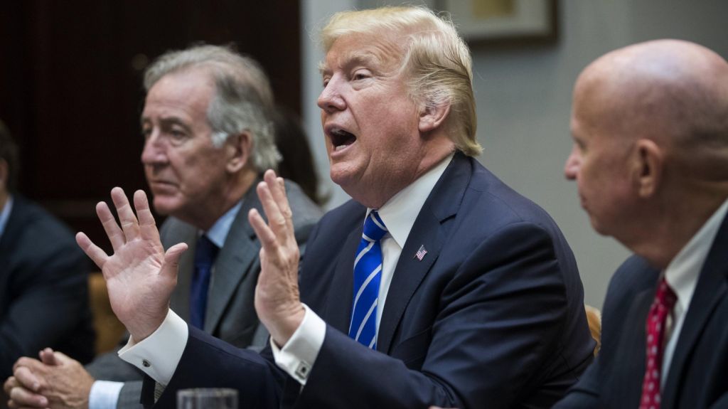  Dem&oacute;cratas dan un ultim&aacute;tum para obtener la declaraci&oacute;n de impuestos de Trump 