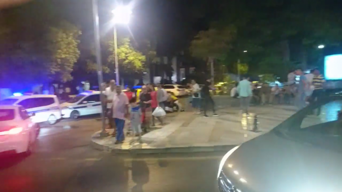 Hoteles inundados tras un fuerte sismo en la costa de TurquÃ­a