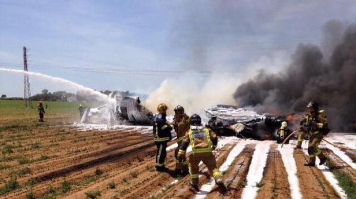 Un aviÃ³n militar se estrella en EspaÃ±a cerca del aeropuerto de Sevilla