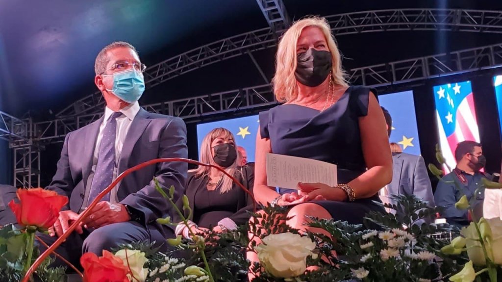  Gobernador dice que hay que mejorar estad&iacute;sticas de DS sobre el COVID 