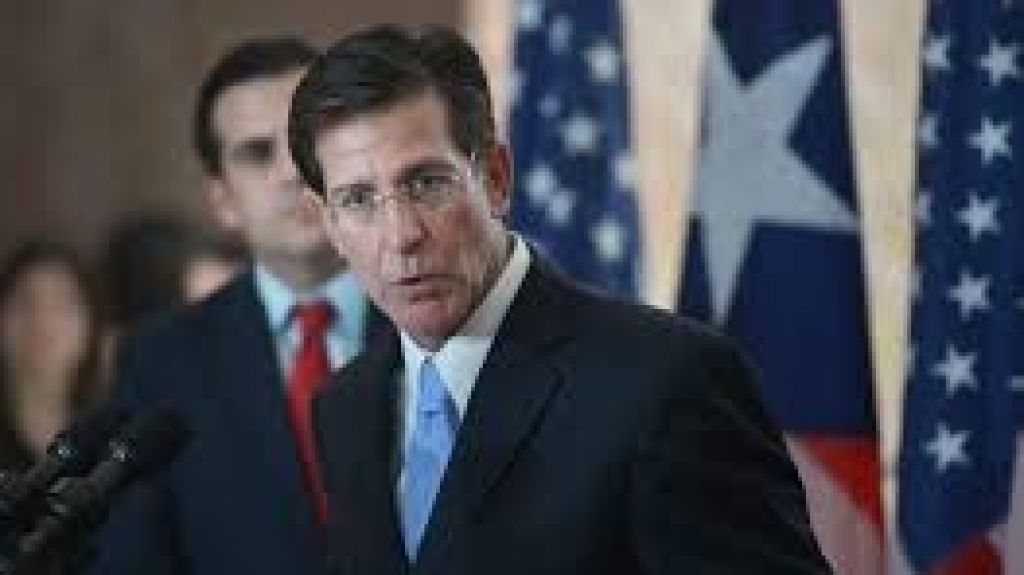  Secretario de Estado destaca integraci&oacute;n del BEOC ante amenaza de Beryl 