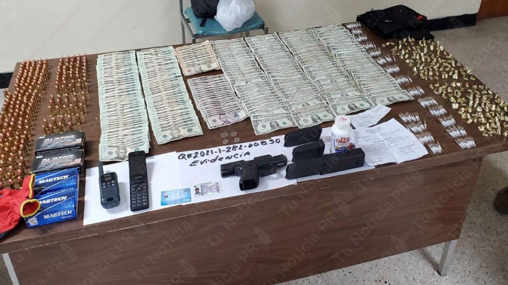  Ocupan una pistola, municiones y drogas dentro de un veh&iacute;culo en Puerto Nuevo 