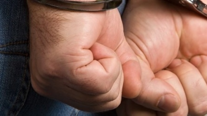 Arrestan a hombre que agrediÃ³ a su pareja 