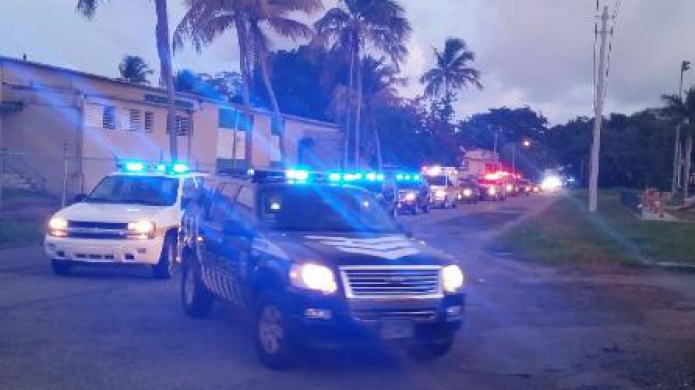 POLICIA CELEBRA LA NOCHE NACIONAL AFUERA EN EL AREA DE HUMACAO